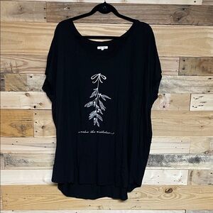 Maurices size 4X Black Short Sleeve Soft Graphic T-shirt